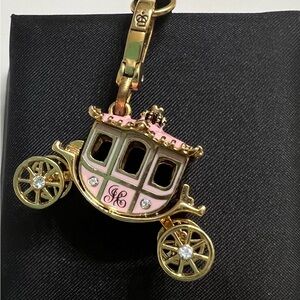 2013 JUICY COUTURE PRINCESS CARRIAGE CHARM (RETIRED) YJRU2486